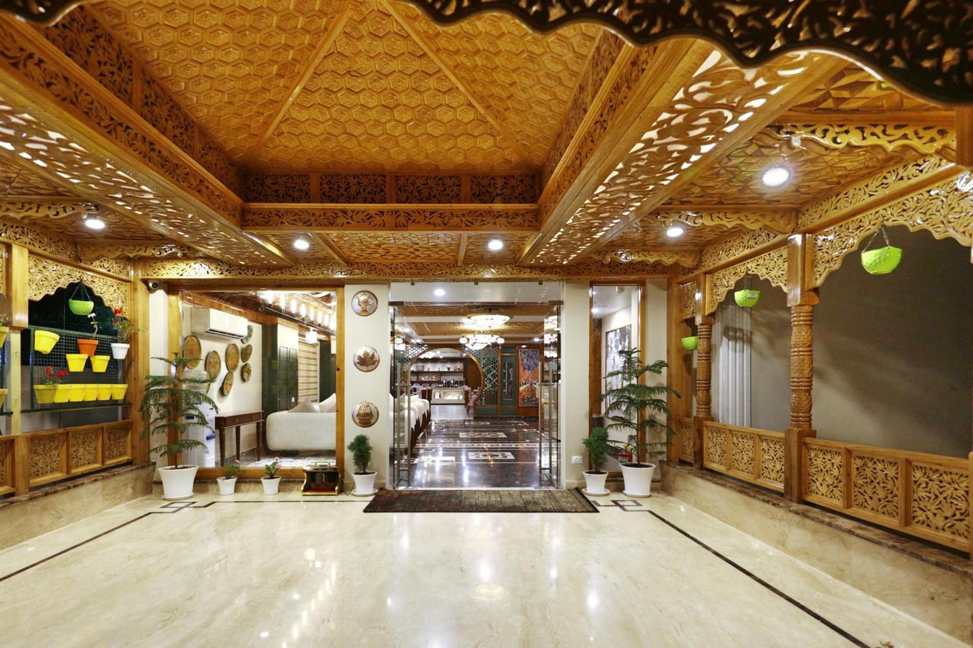 Hotel Blanco Σριναγκάρ Εξωτερικό φωτογραφία