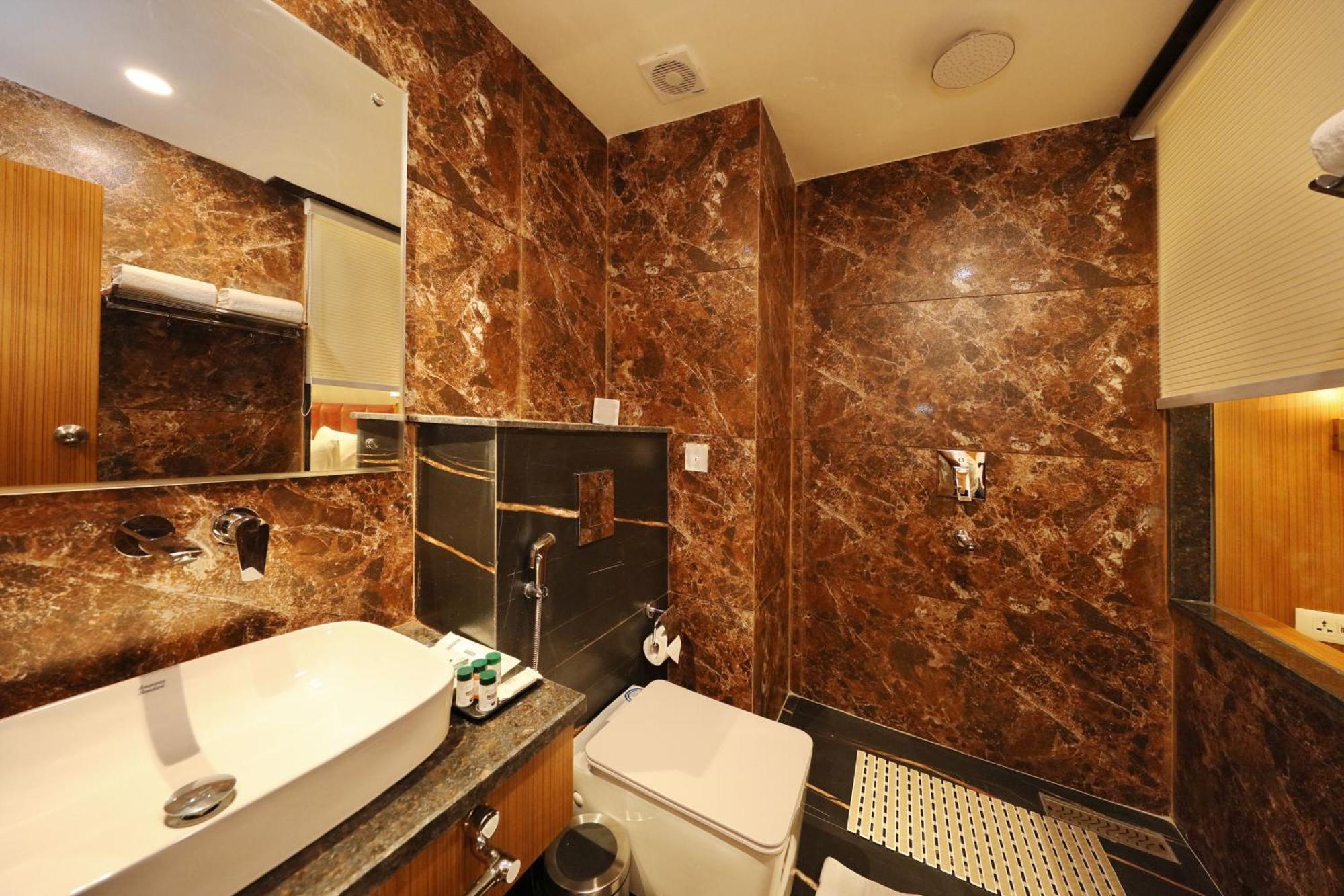 Hotel Blanco Σριναγκάρ Εξωτερικό φωτογραφία