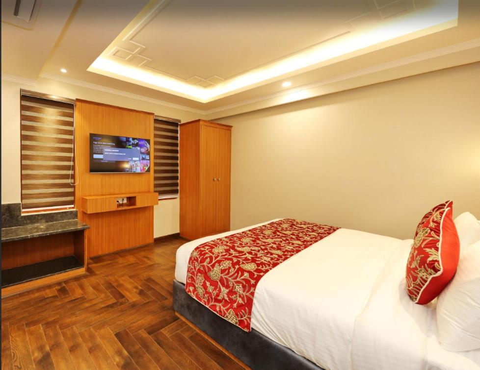 Hotel Blanco Σριναγκάρ Εξωτερικό φωτογραφία